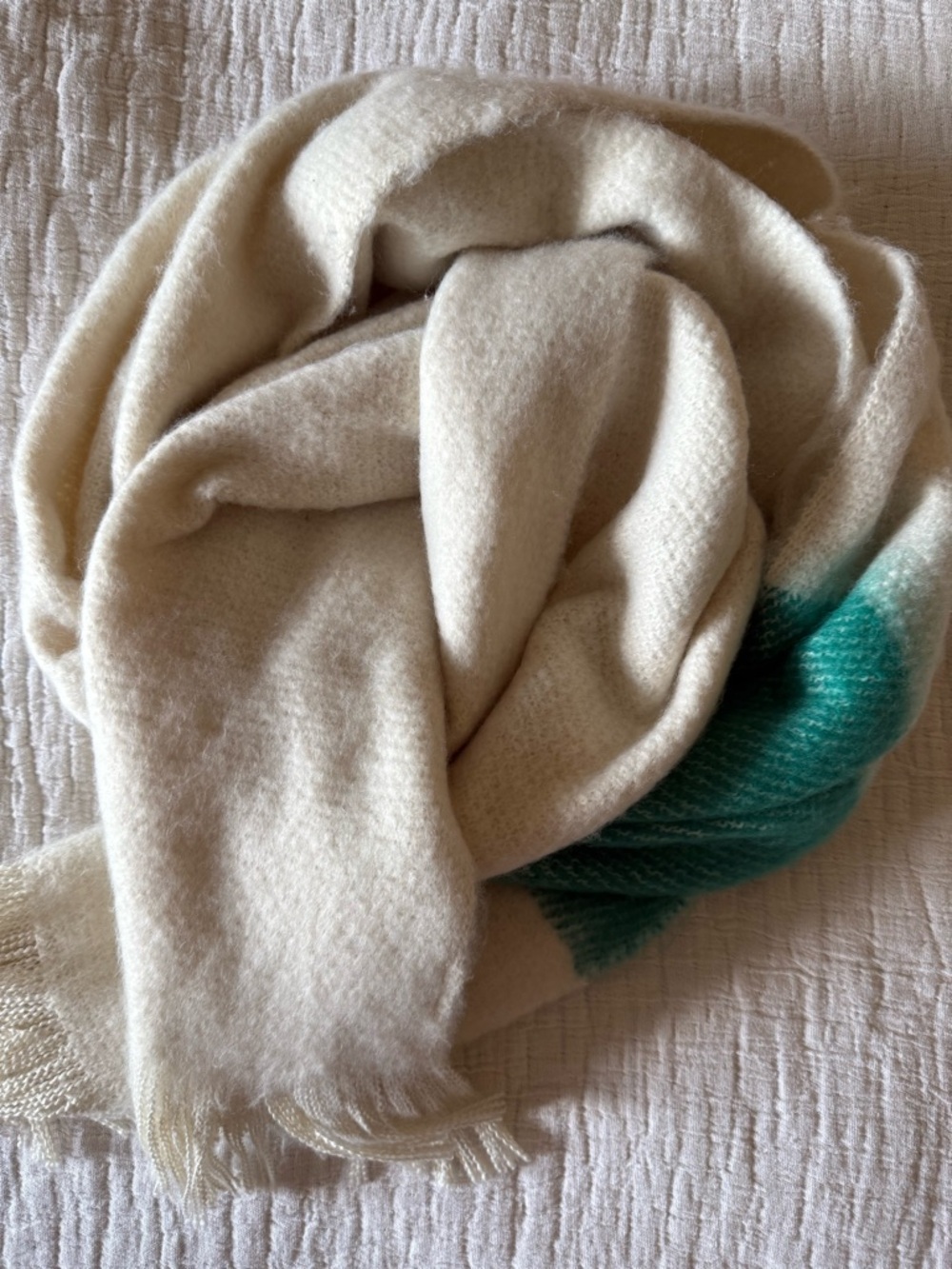 Eddie Bauer Cream and Teal Fringe Throw - Picture 2 of 4